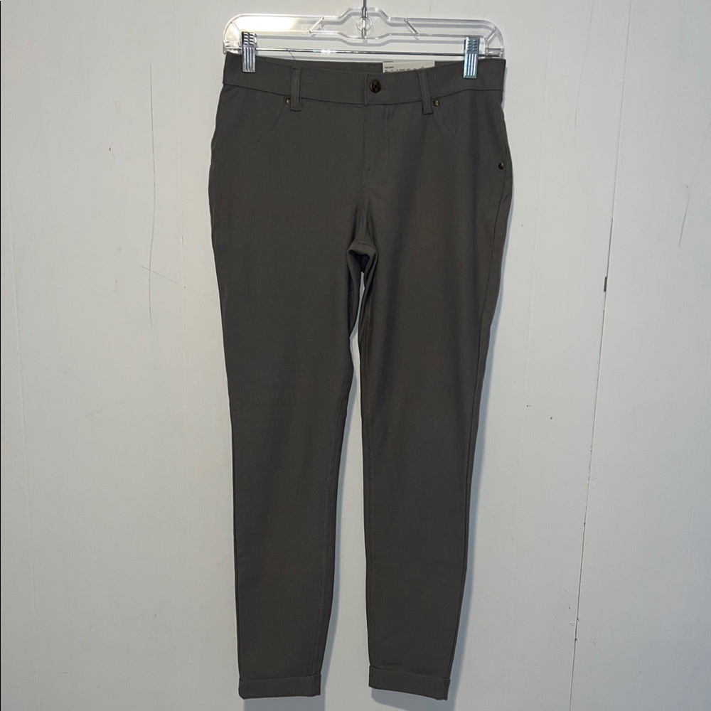 NWT HUE Women's Skimmer Stretchy Gray Pants I15